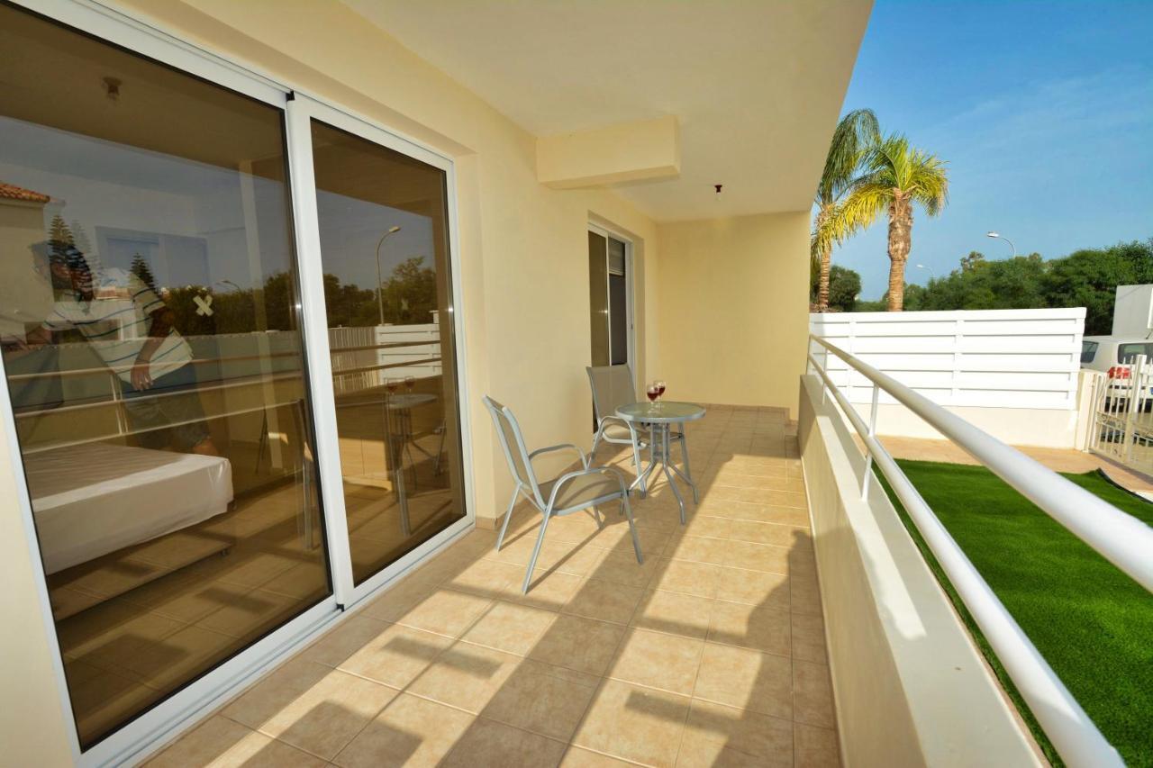 Nissi Martha Apartment Ayia Napa Bagian luar foto