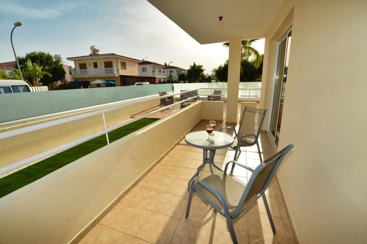 Nissi Martha Apartment Ayia Napa Bagian luar foto